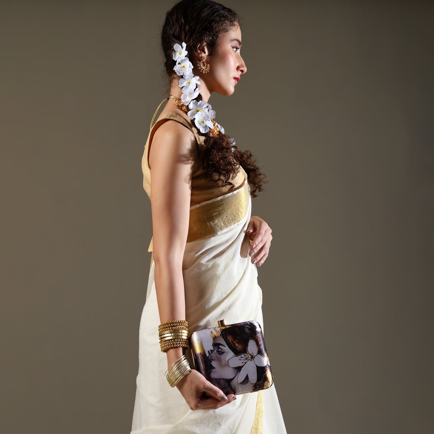 Gulrukh – Artistic Floral Clutch for Poetic & Elegant Style