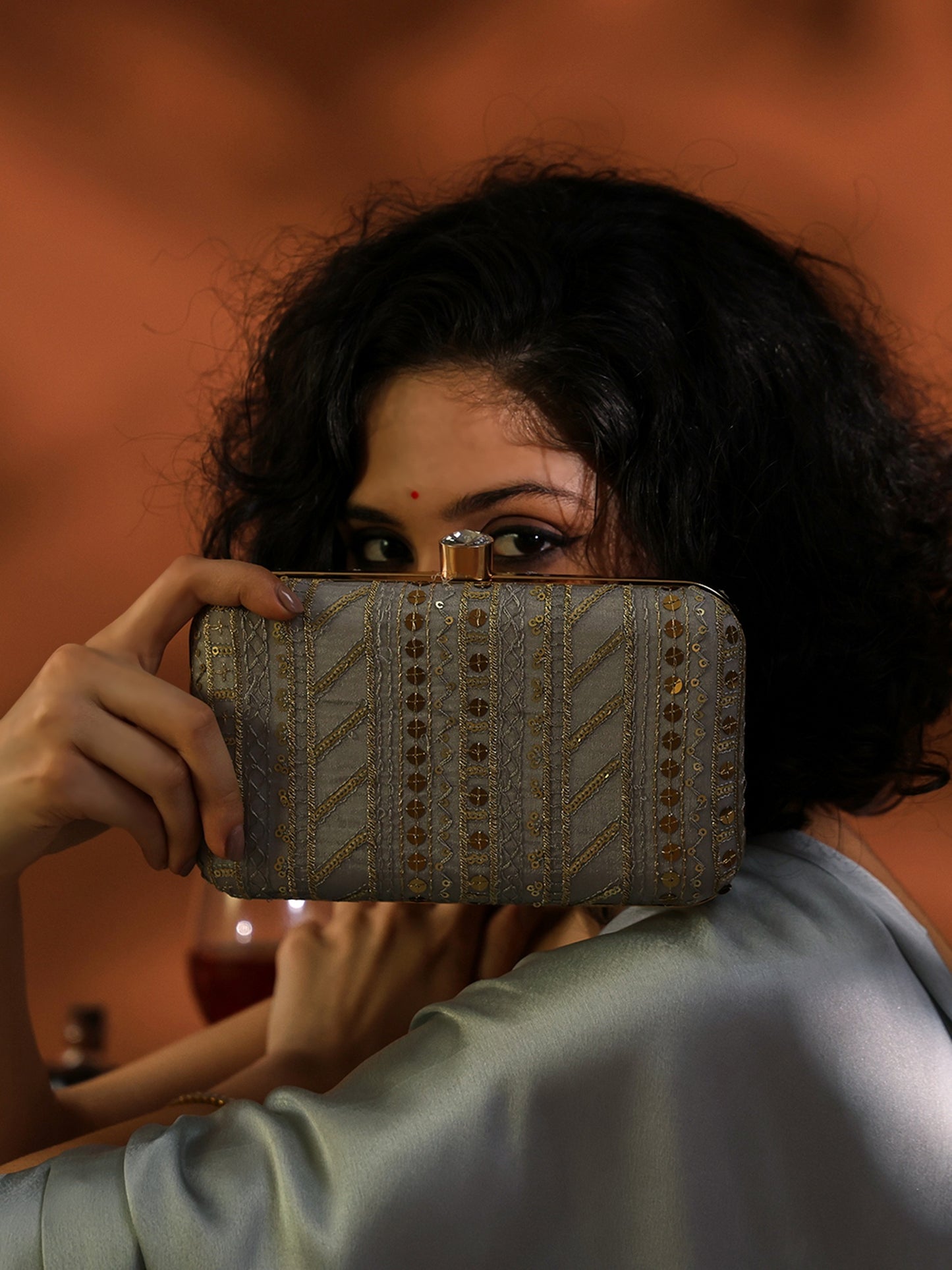 Sitara Clutch Elegant Embellished Evening Clutch with Detachable Chain