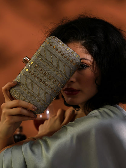 Sitara Clutch Elegant Embellished Evening Clutch with Detachable Chain