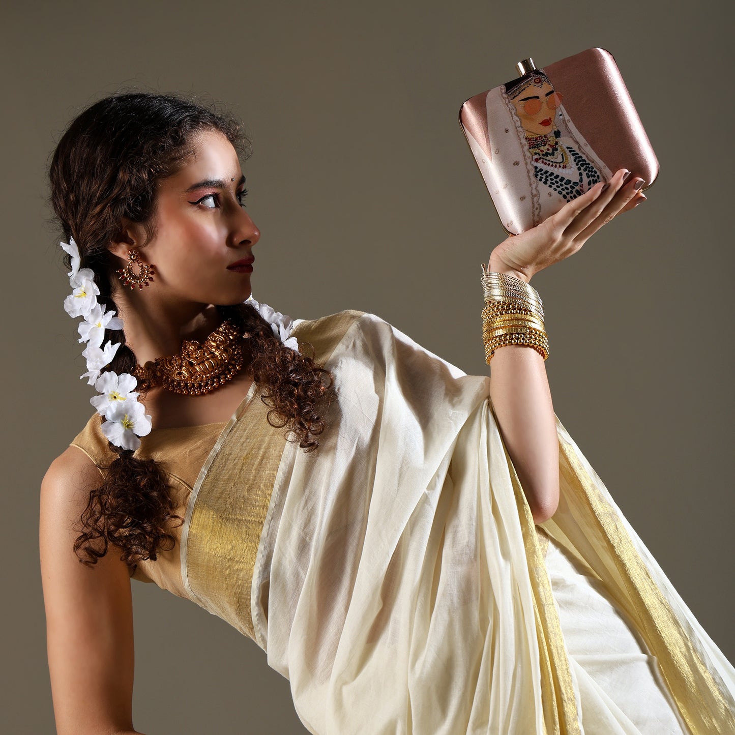 Maharani Swag – Regal Bride Clutch with a Modern Twist