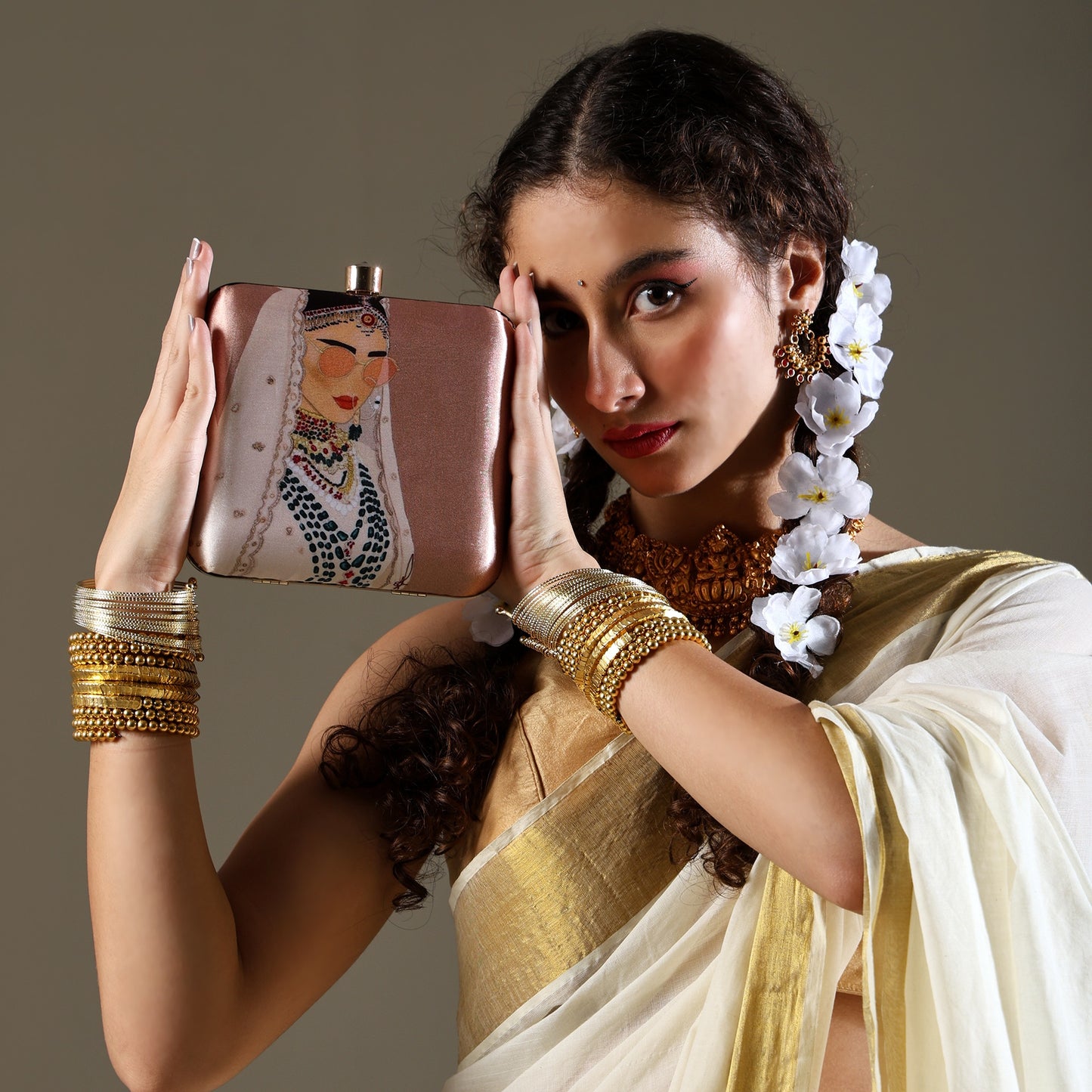 Maharani Swag – Regal Bride Clutch with a Modern Twist