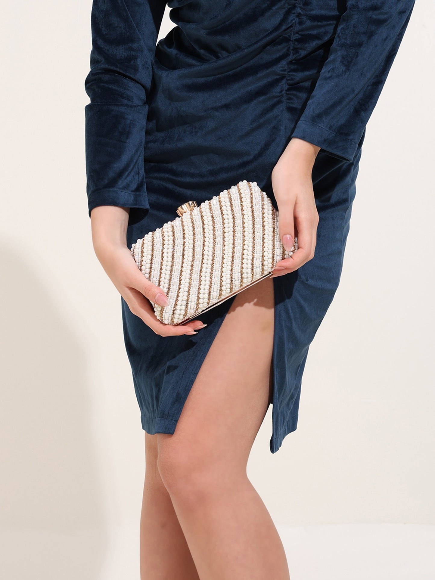 Luxe Pearl Evening Hand Clutch | Ladies Party Wedding Purse with Chain Strap
