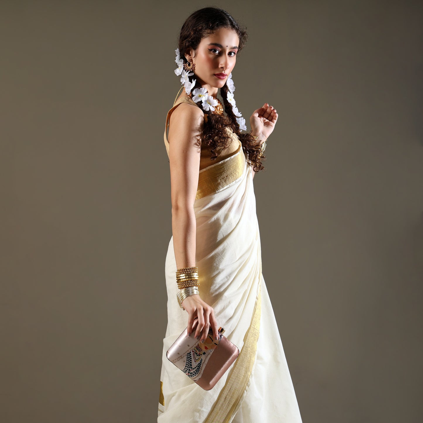 Maharani Swag – Regal Bride Clutch with a Modern Twist
